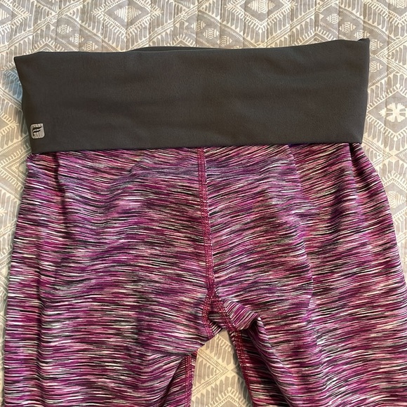 Fabletics High Neck Tank Outfit - Picture 8 of 9